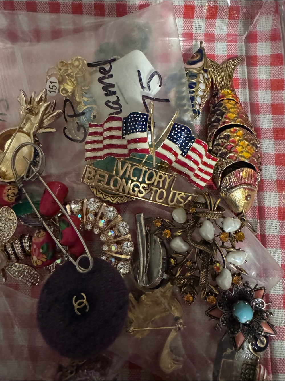 BROOCH